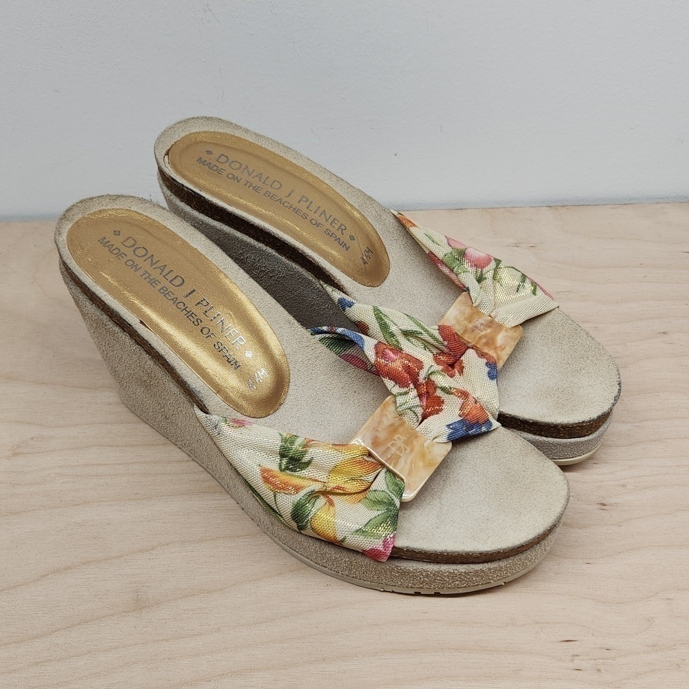 Donald J Pliner Made On The Beaches Of Spain Wedge Slip-On Floral Sandals Sz 4.5